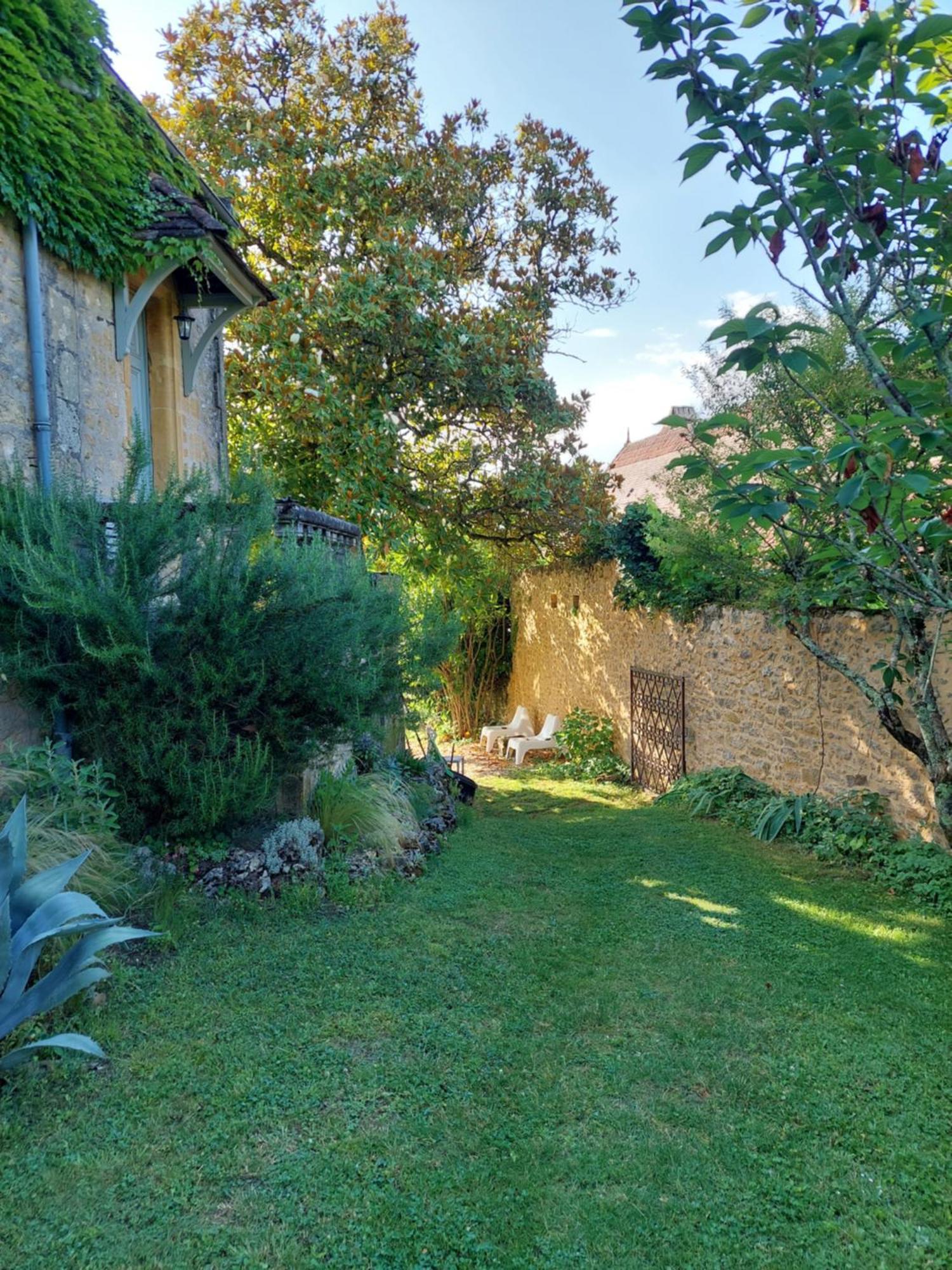 Rue Du Chateau Lalinde Exteriér fotografie